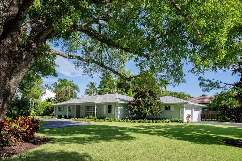 675 Yucca Road Naples FL 34102