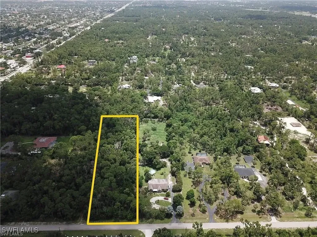 5700 Cedar Tree Lane Naples FL 34116