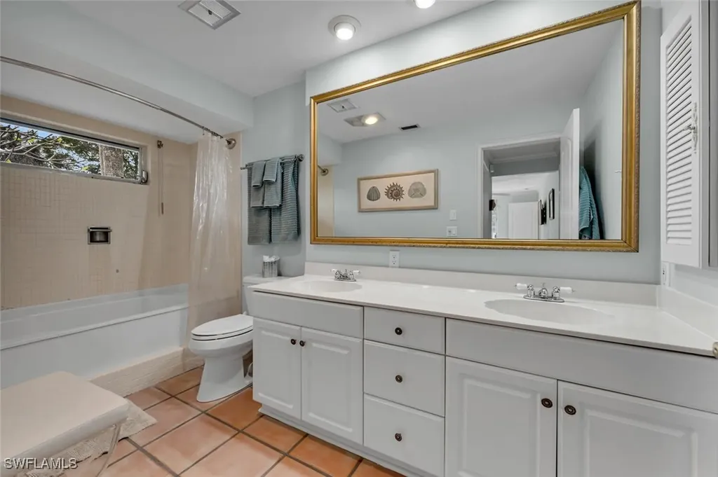 2050 Crayton Road Naples FL 34102