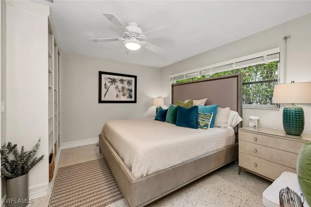 2050 Crayton Road Naples FL 34102
