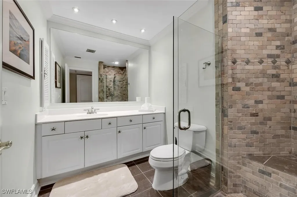 2050 Crayton Road Naples FL 34102
