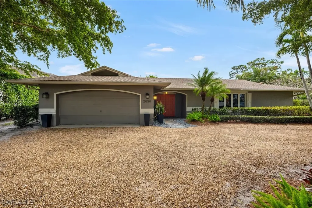 2050 Crayton Road Naples FL 34102