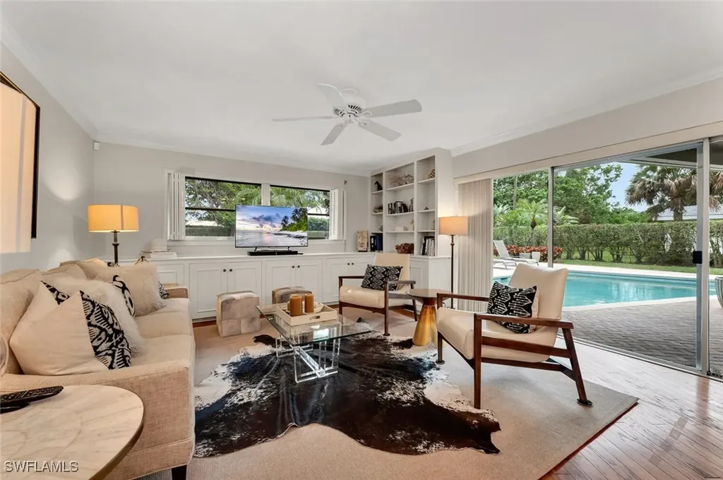 2050 Crayton Road Naples FL 34102