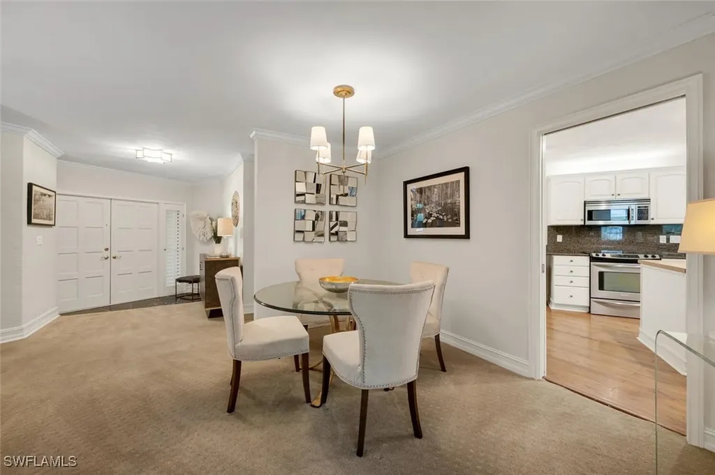 2050 Crayton Road Naples FL 34102