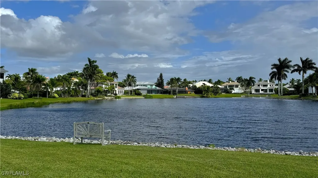 4170 Crayton Road Naples FL 34103
