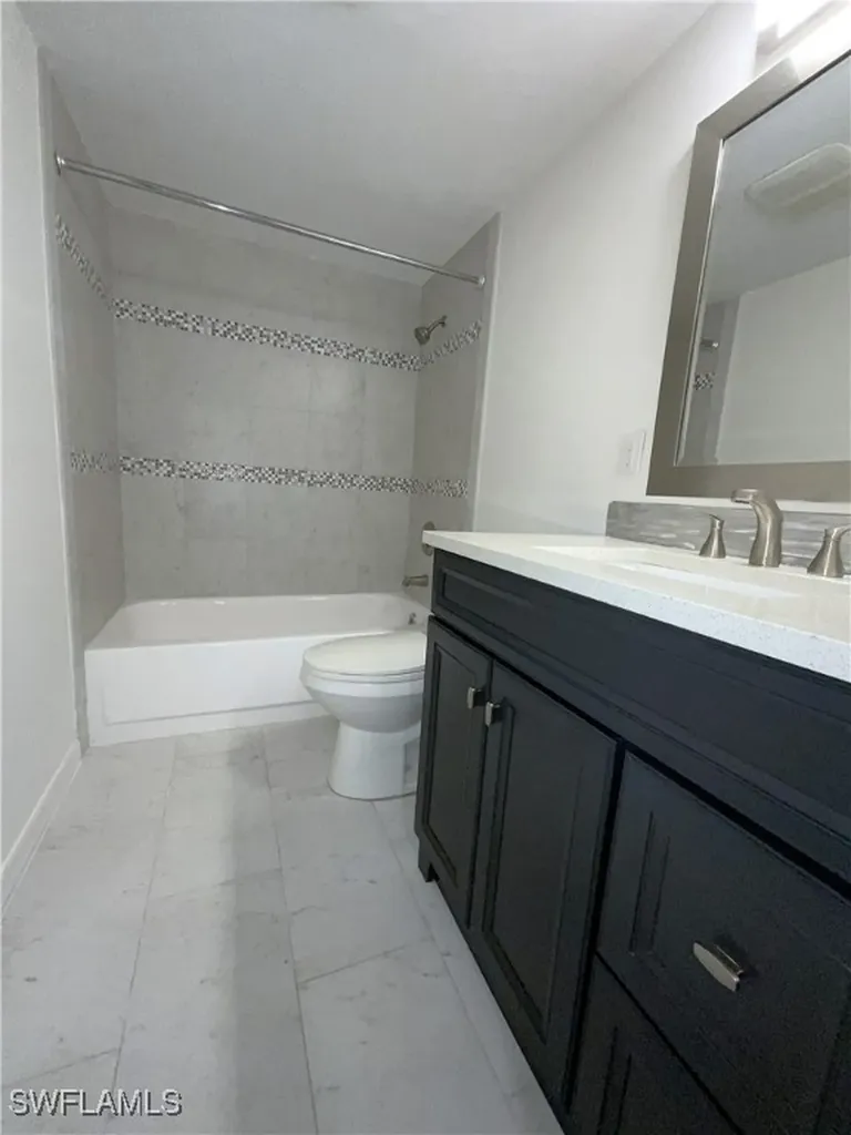 4170 Crayton Road Naples FL 34103