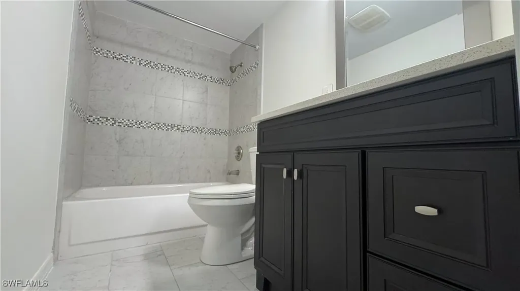 4170 Crayton Road Naples FL 34103
