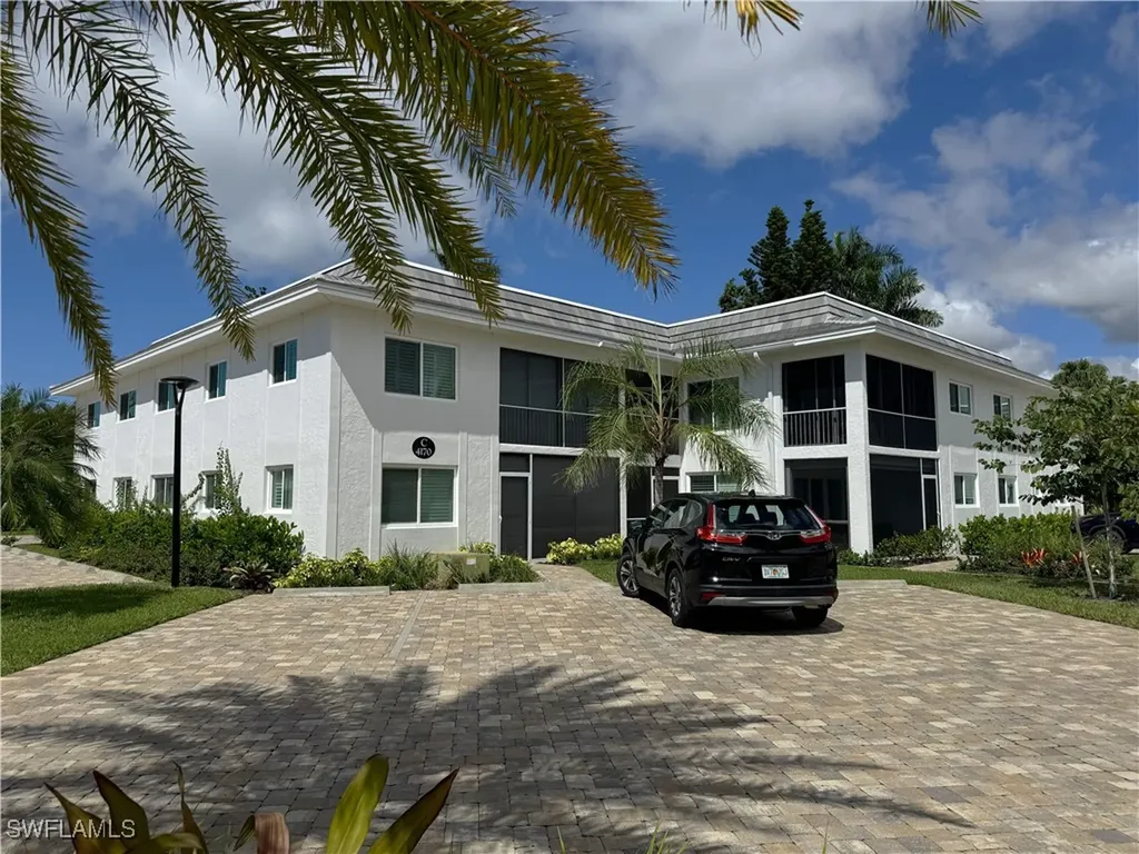 4170 Crayton Road Naples FL 34103