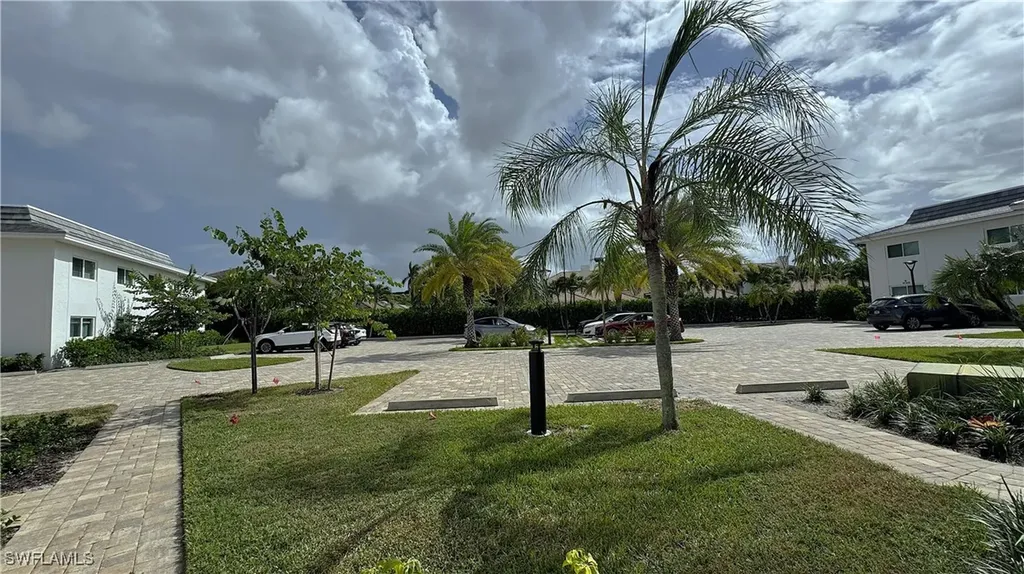 4170 Crayton Road Naples FL 34103