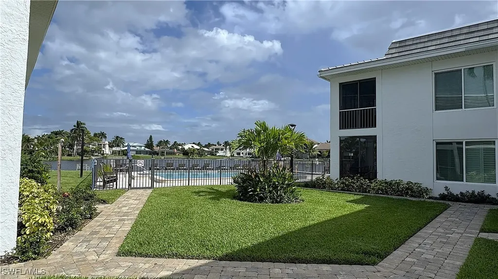 4170 Crayton Road Naples FL 34103