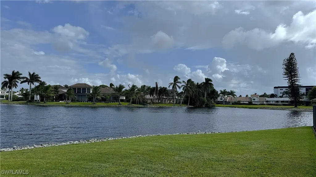 4170 Crayton Road Naples FL 34103