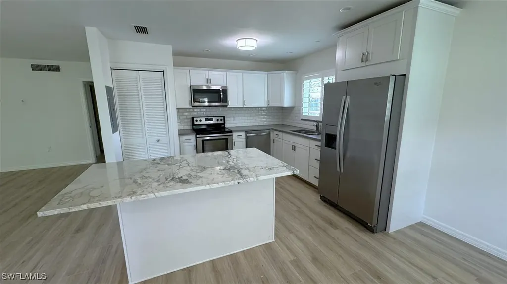 4170 Crayton Road Naples FL 34103