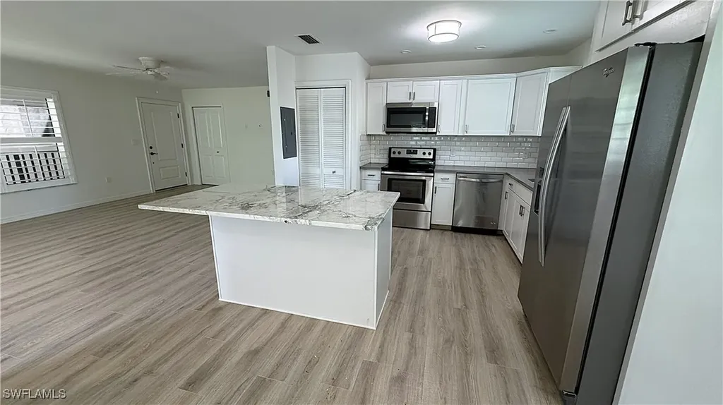 4170 Crayton Road Naples FL 34103