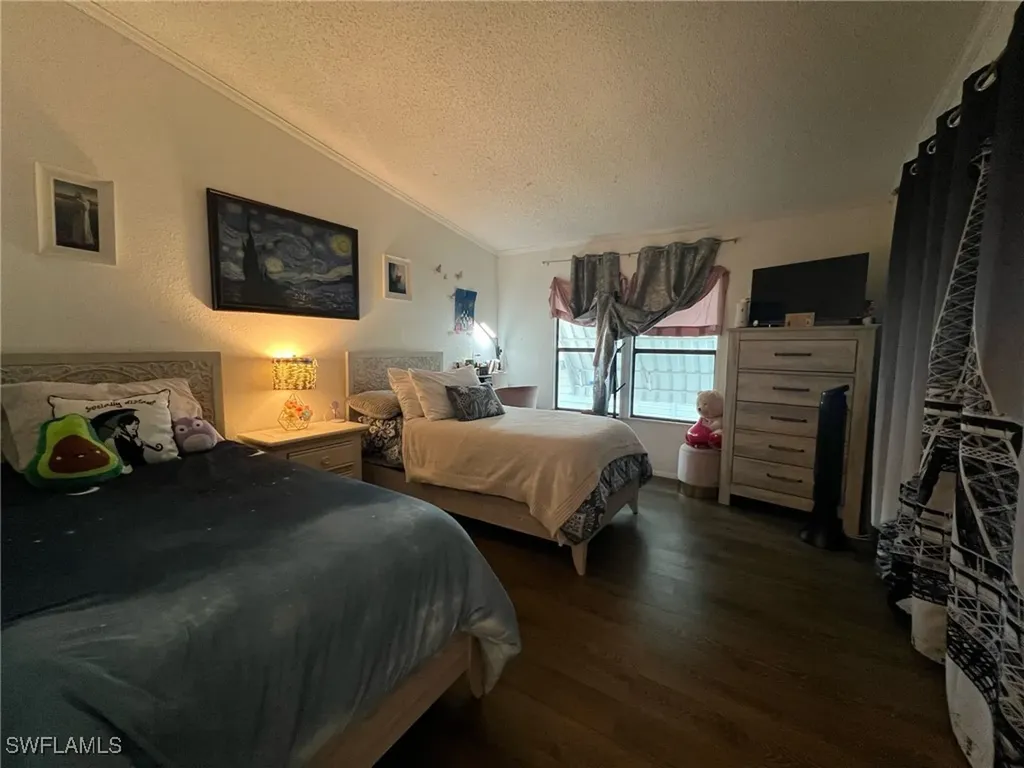 16 Derhenson Drive Naples FL 34114