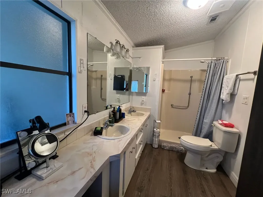 16 Derhenson Drive Naples FL 34114