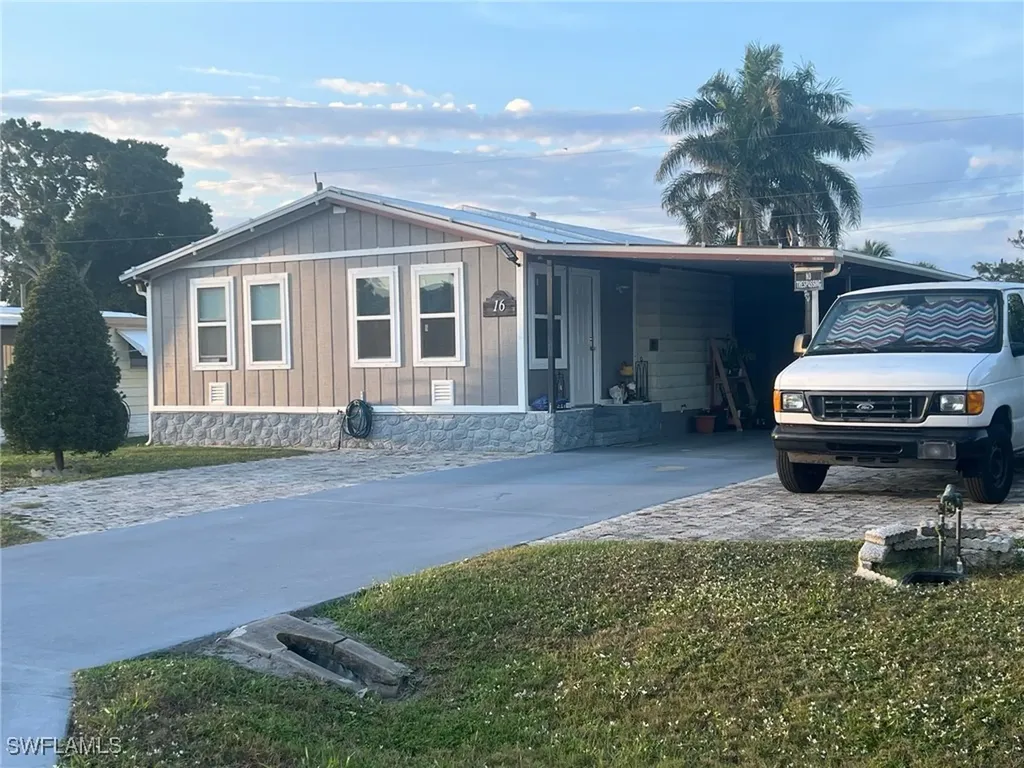 16 Derhenson Drive Naples FL 34114