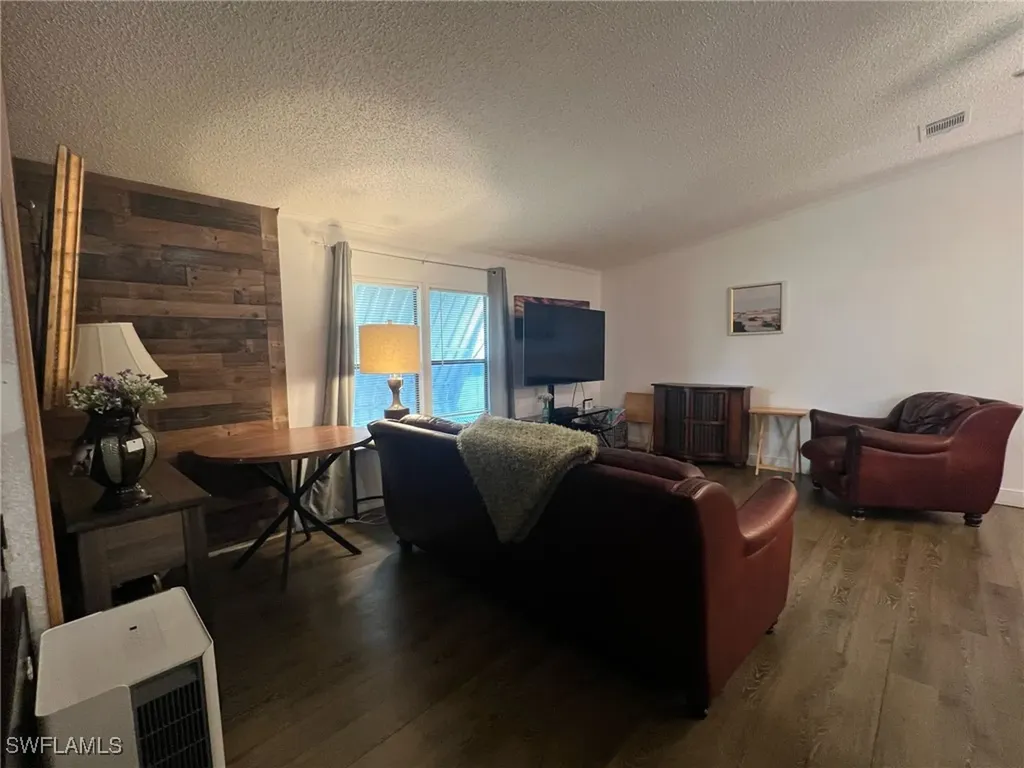 16 Derhenson Drive Naples FL 34114