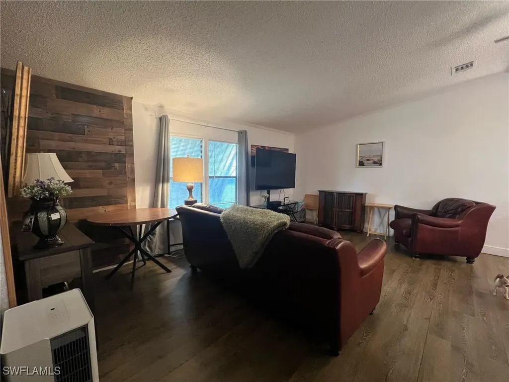 16 Derhenson Drive Naples FL 34114