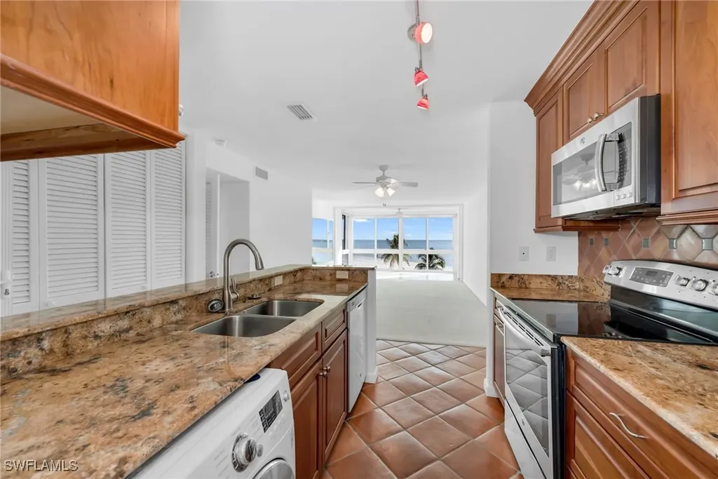 2121 Gulf Shore Boulevard N Naples FL 34102