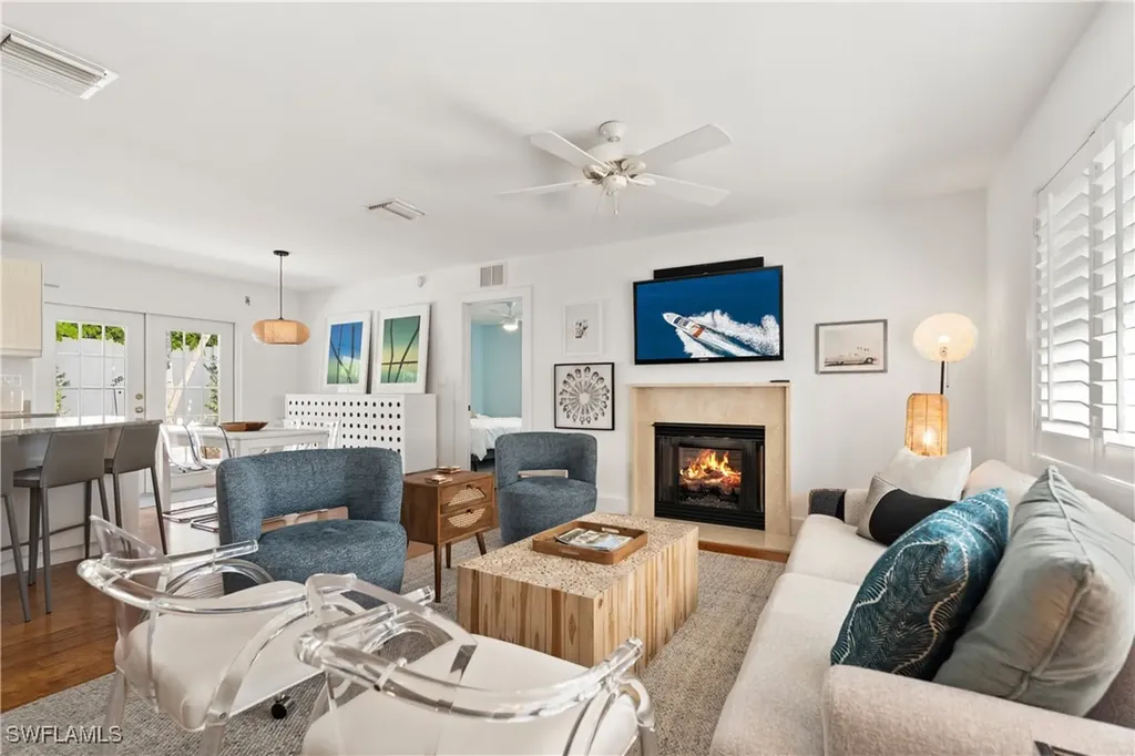 725 Central Avenue Naples FL 34102