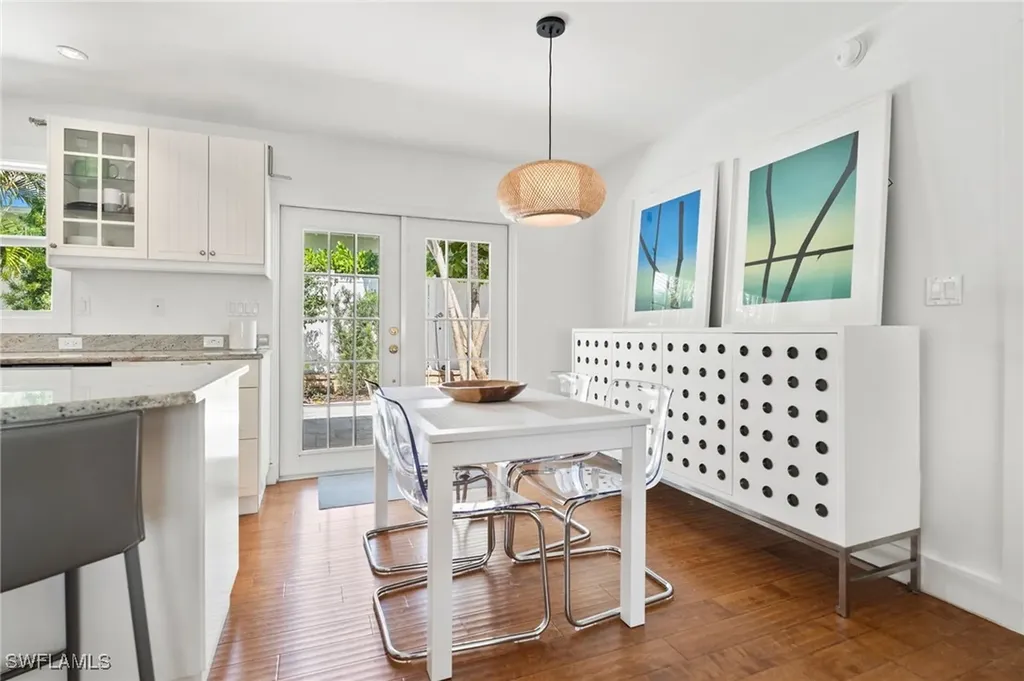 725 Central Avenue Naples FL 34102