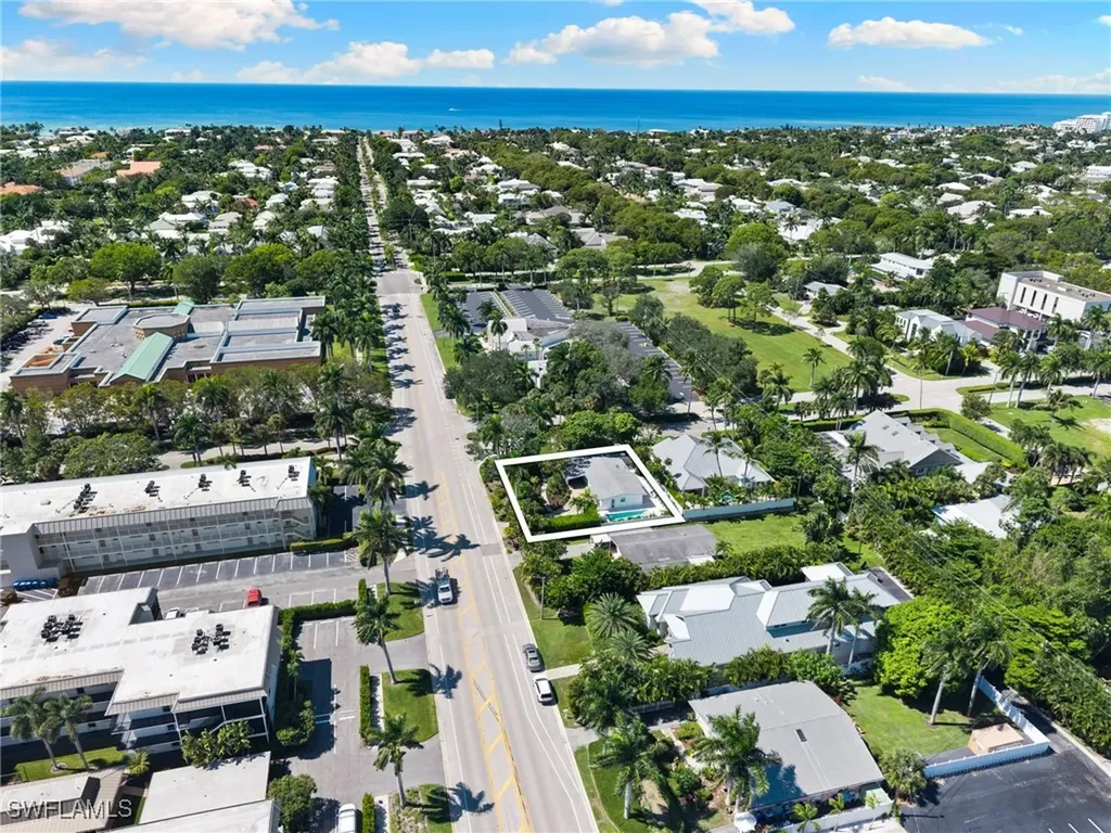 725 Central Avenue Naples FL 34102