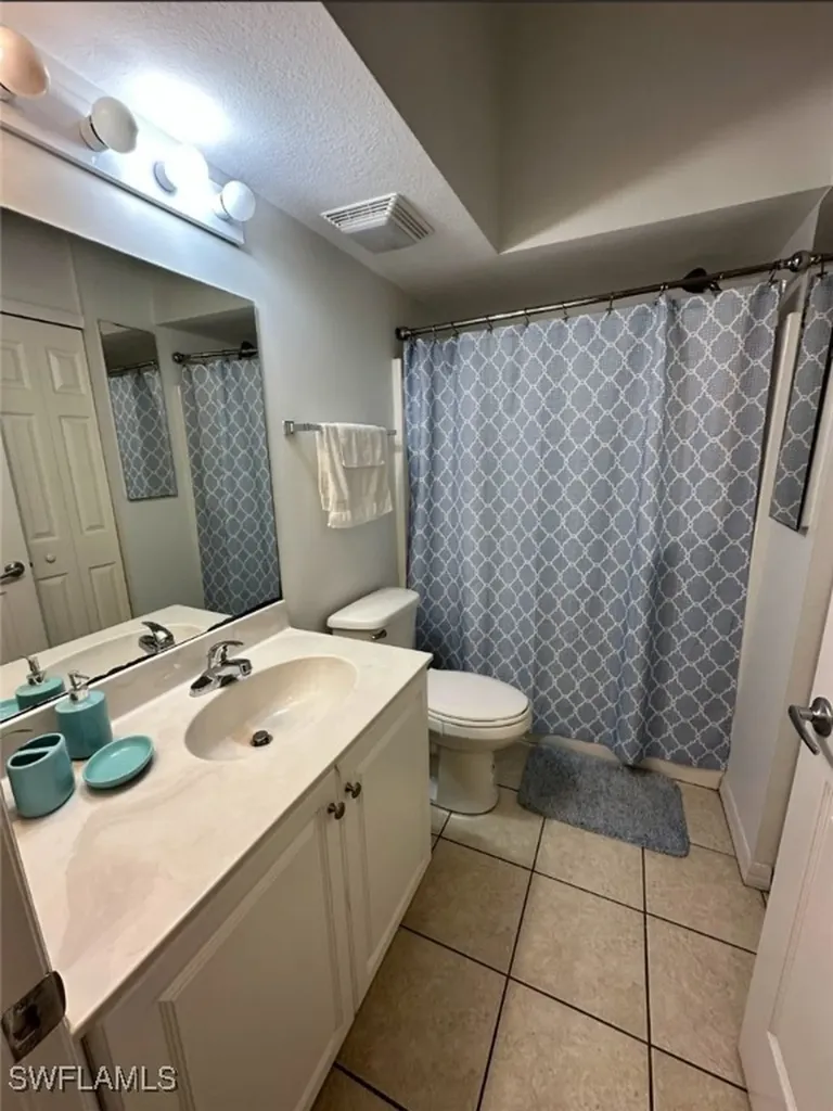 4910 Cougar Court N Naples FL 34109