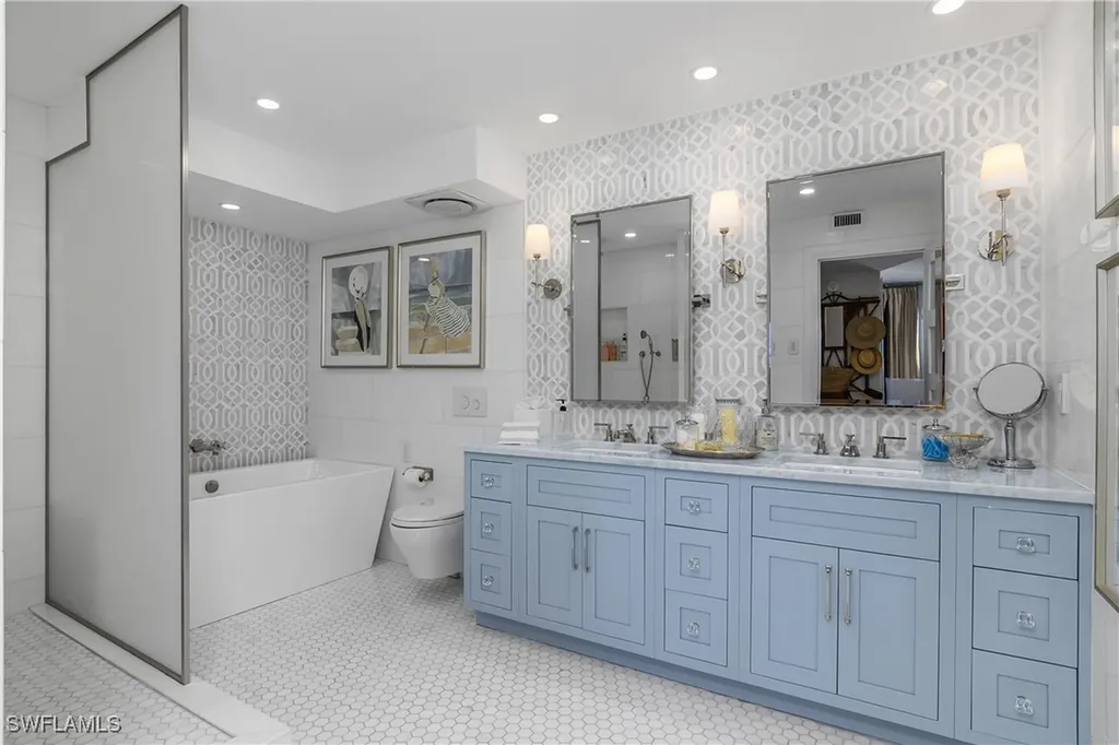 3483 Gulf Shore Boulevard N Naples FL 34103