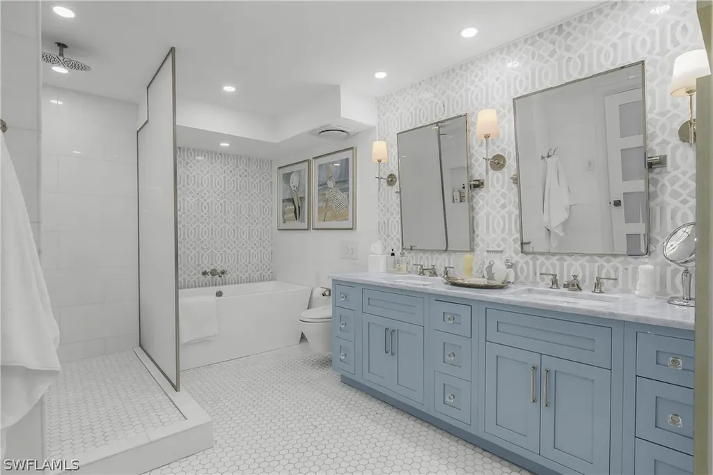 3483 Gulf Shore Boulevard N Naples FL 34103