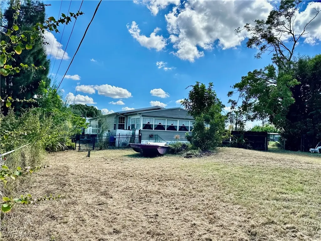 19621 N Tamiami Trail North Fort Myers FL 33903