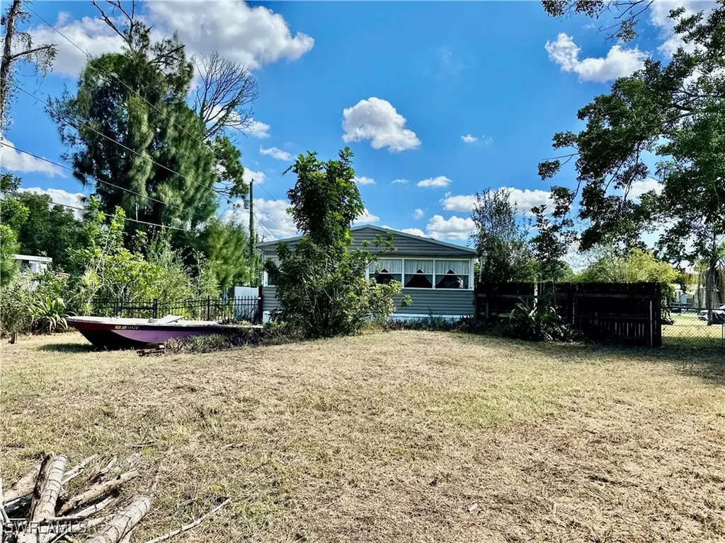 19621 N Tamiami Trail North Fort Myers FL 33903