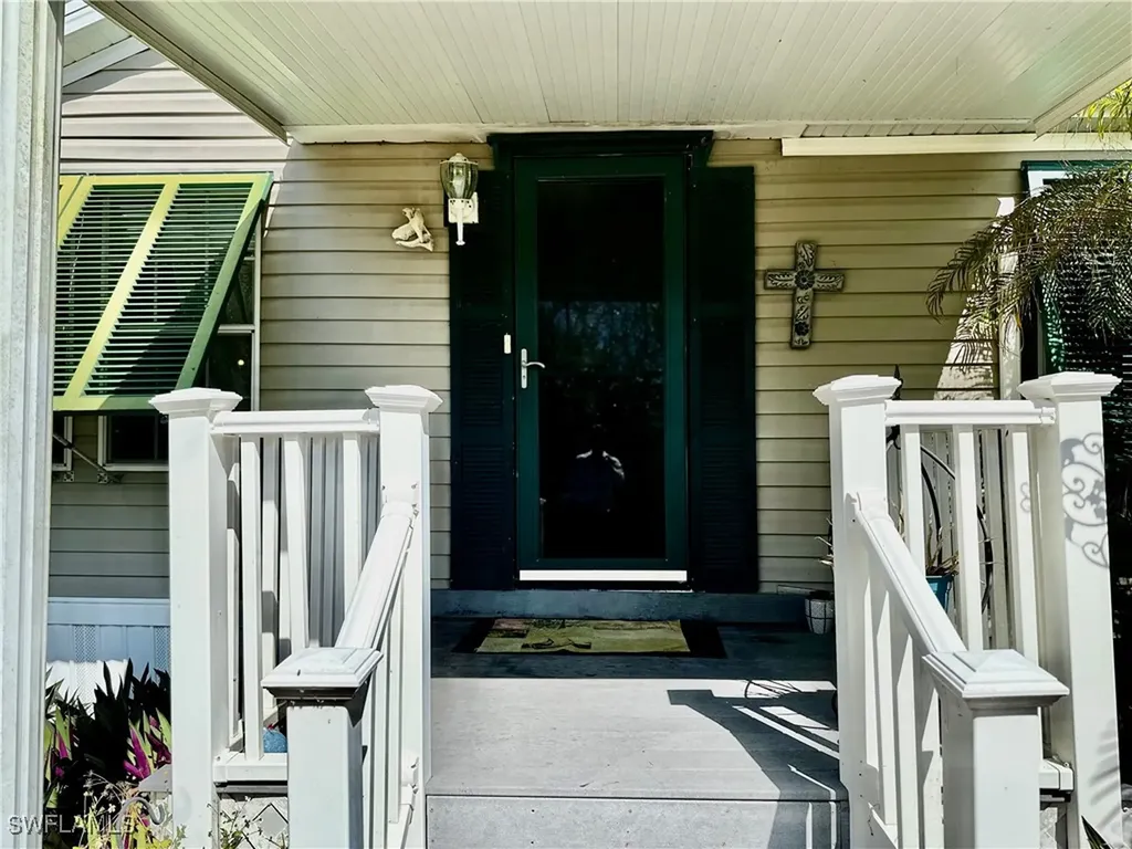 19621 N Tamiami Trail North Fort Myers FL 33903