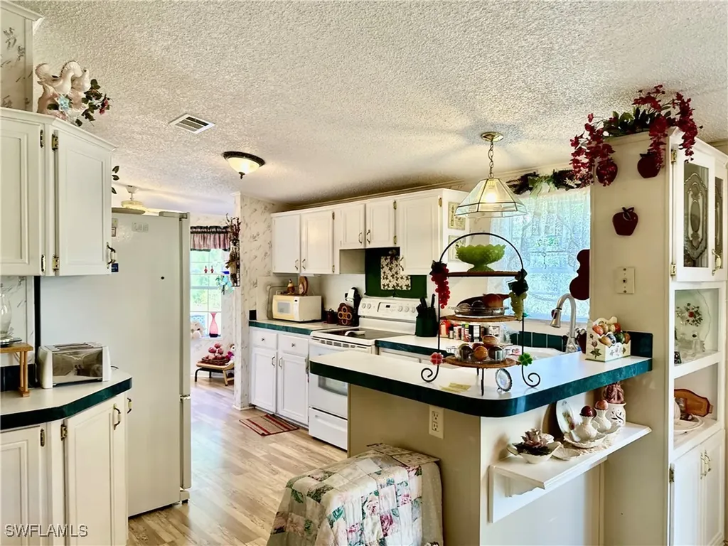 19621 N Tamiami Trail North Fort Myers FL 33903