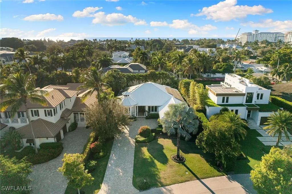 642 Bougainvillea Road Naples FL 34102