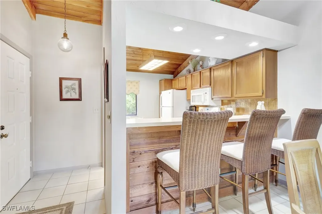 2972 Kings Lake Boulevard Naples FL 34112
