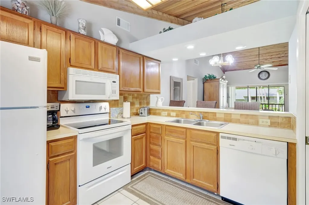 2972 Kings Lake Boulevard Naples FL 34112