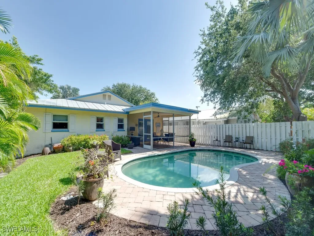 542 110th Avenue N Naples FL 34108