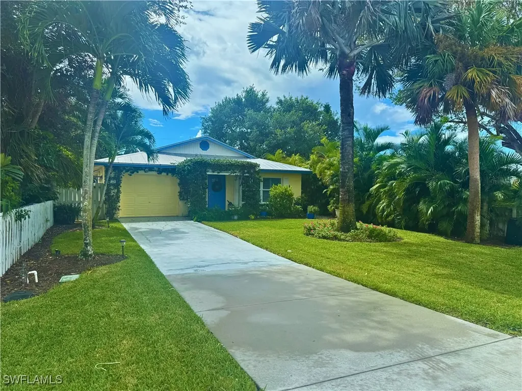 542 110th Avenue N Naples FL 34108