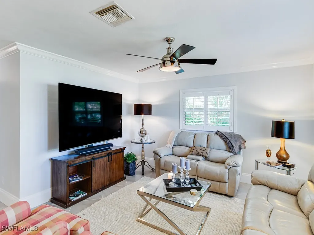 542 110th Avenue N Naples FL 34108