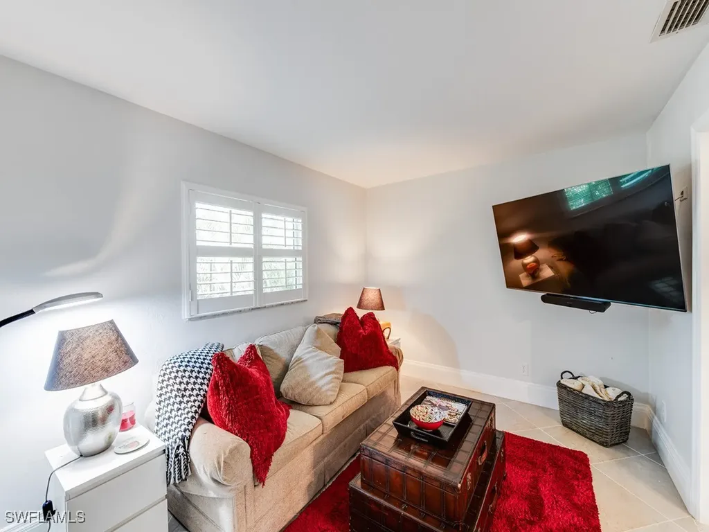 542 110th Avenue N Naples FL 34108