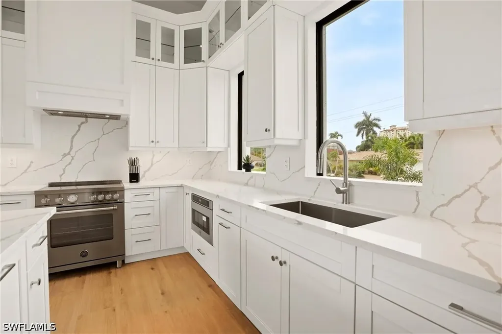 211 Landmark Street Marco Island FL 34145