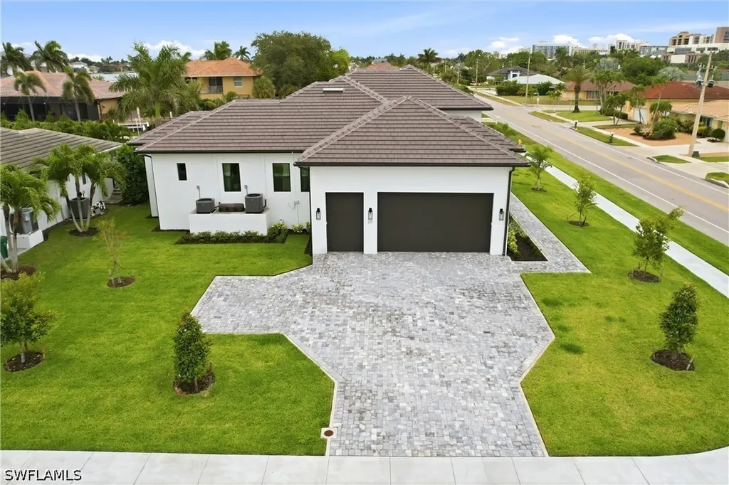 211 Landmark Street Marco Island FL 34145