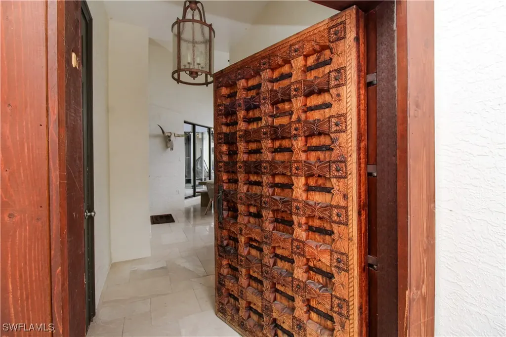 647 110th Avenue N Naples FL 34108