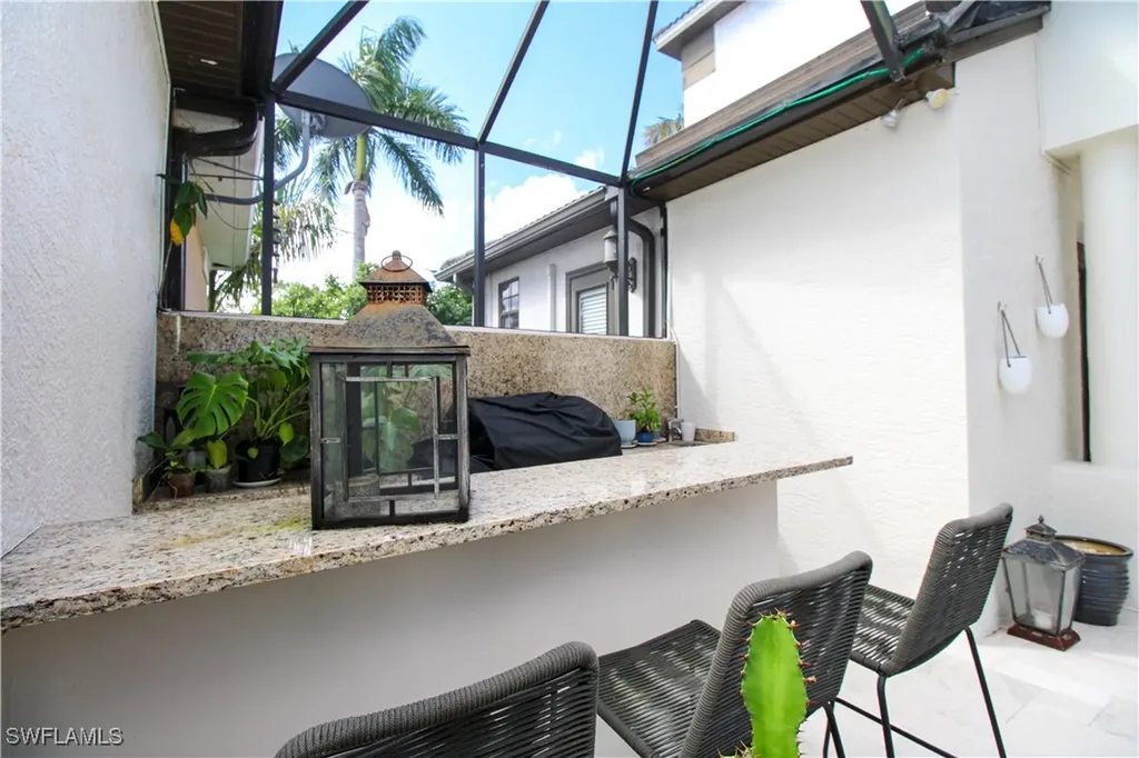647 110th Avenue N Naples FL 34108