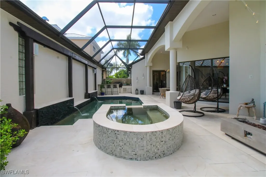 647 110th Avenue N Naples FL 34108