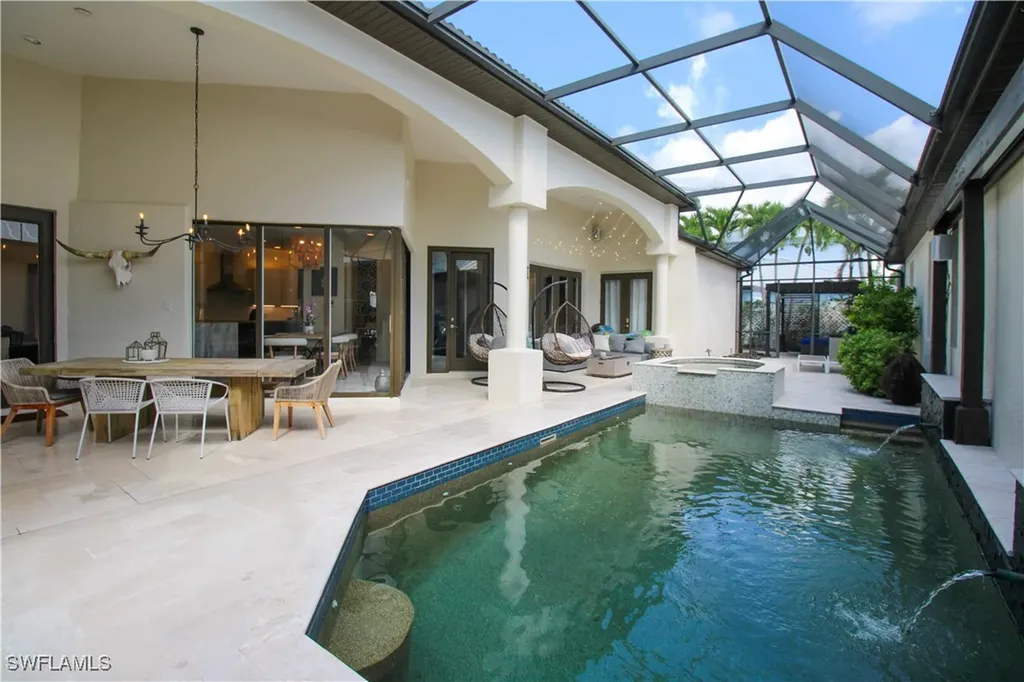 647 110th Avenue N Naples FL 34108