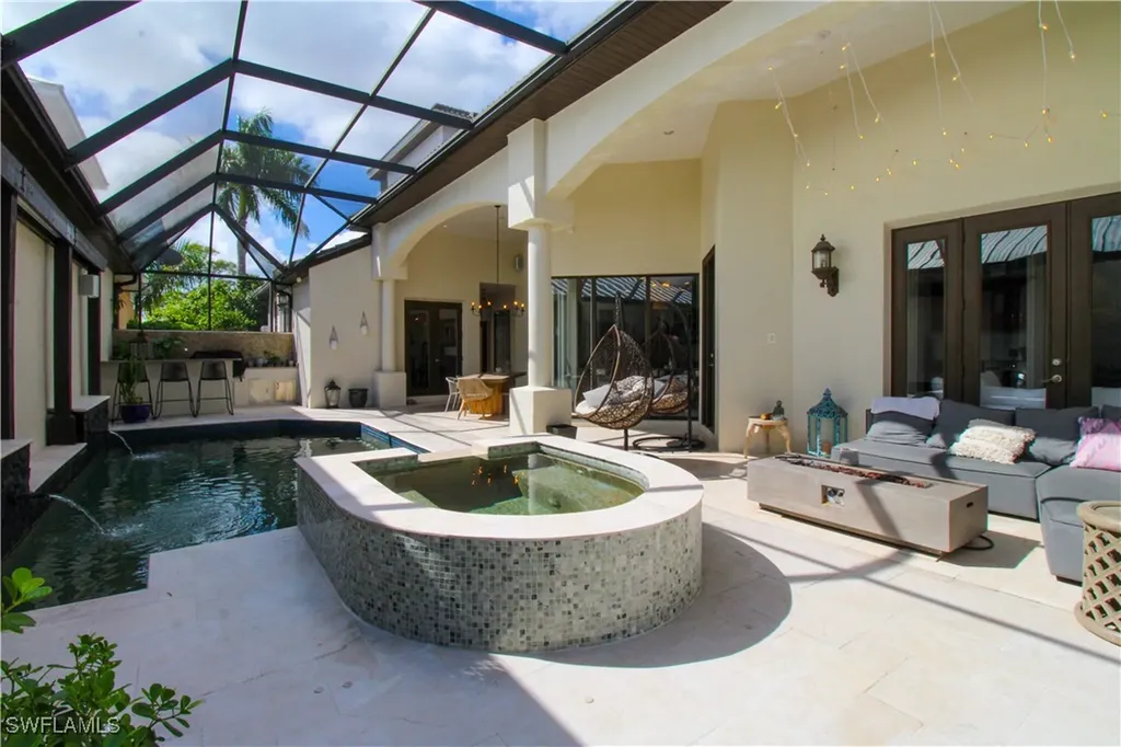 647 110th Avenue N Naples FL 34108