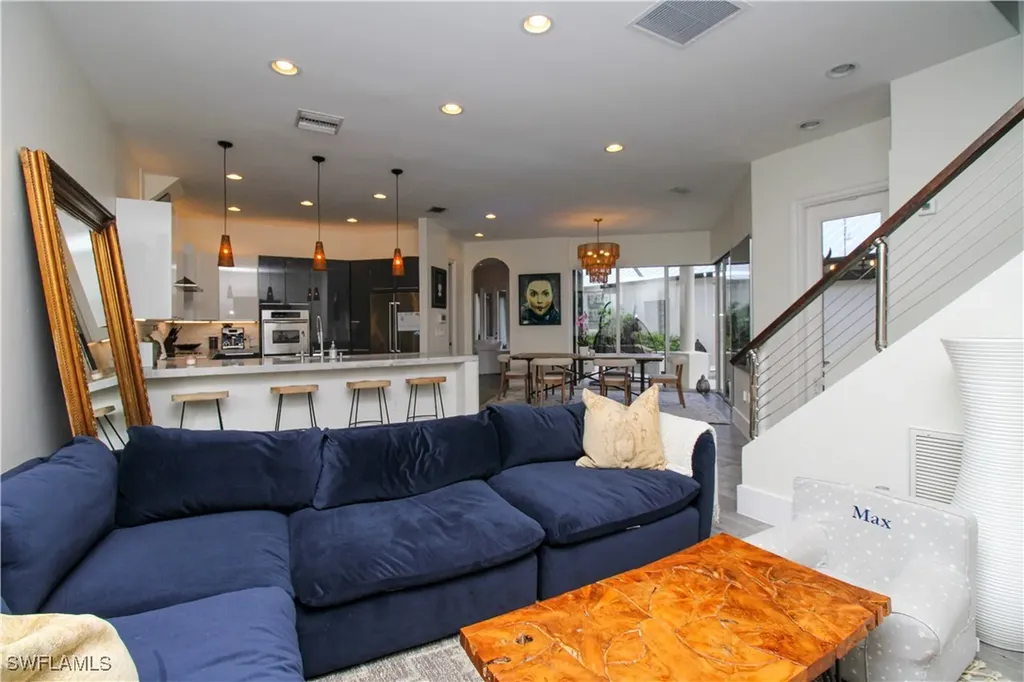 647 110th Avenue N Naples FL 34108