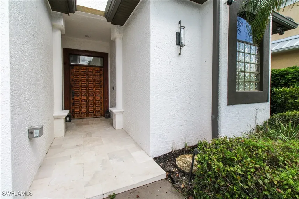 647 110th Avenue N Naples FL 34108