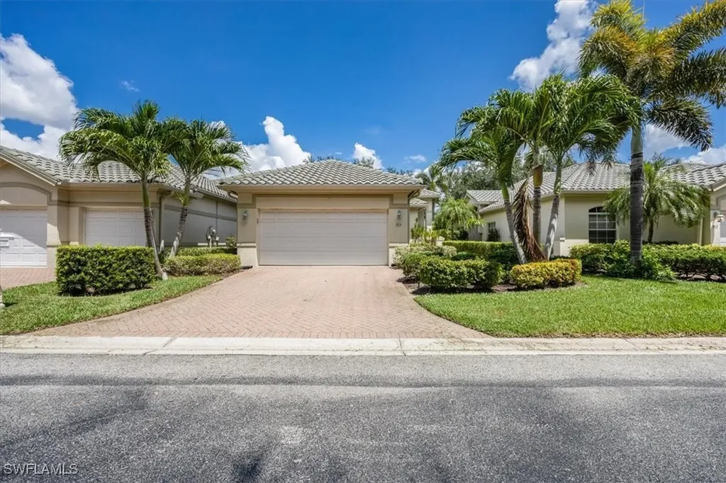 913 Vistana Circle Naples FL 34119